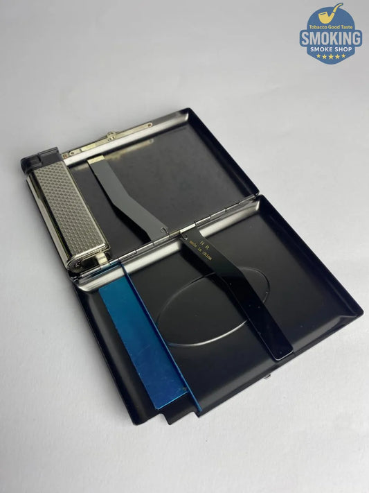 علبة سجائر معدنية مع ولاعة مدمجة — Cigarette Case with Built-in Lighter