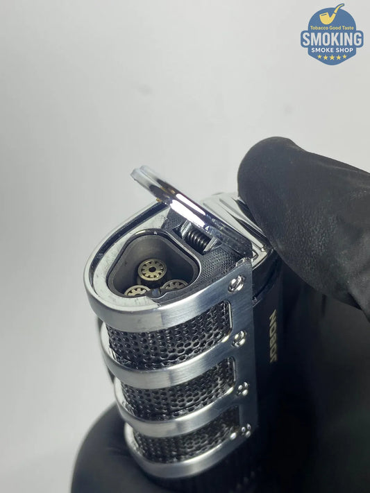 Jobon Armored Triple-Jet Torch Lighter with Built-In Cigar Punch — ولاعة جوبون تربل تورش ببانش سيجار مدمج