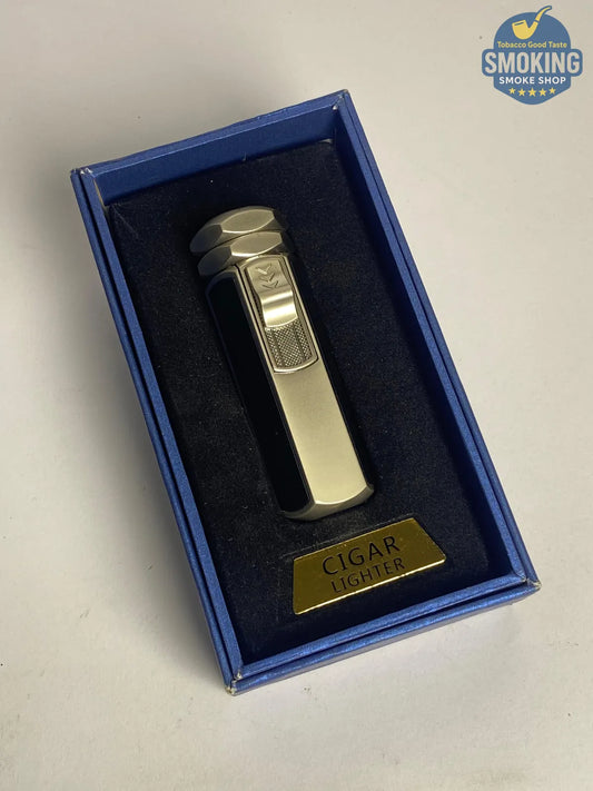 Quad Torch Cigar Lighter — ولاّعة سيجار رباعية الشعلة (ذهبي/تيتانيوم)