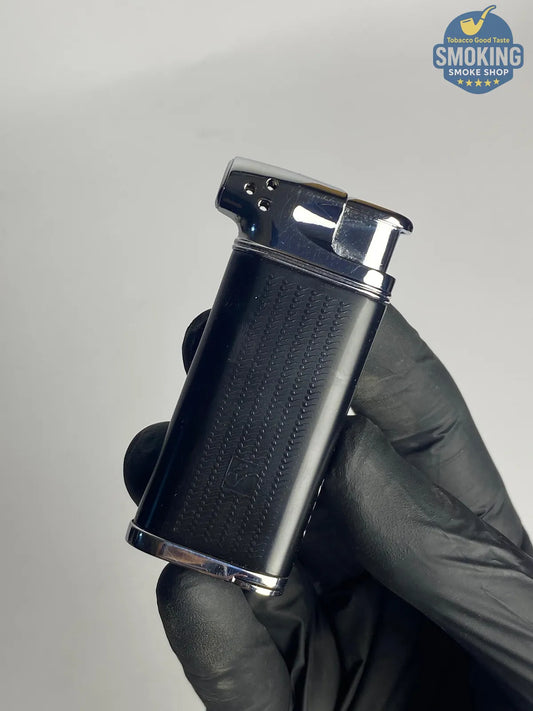 SPUNK Soft Flame Pipe Lighter — ولاّعة بايب لهب ناعم بزاوية (أسود/ذهبي)