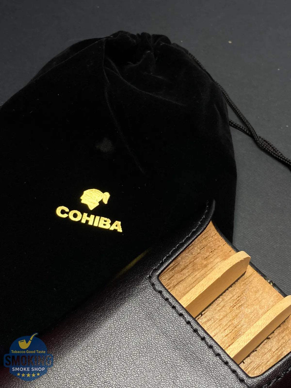حافظة سيجار كوهيبا مبطّنة بالخشب ثلاث قطع | COHIBA Cedar-Lined Tripl Cigar Case