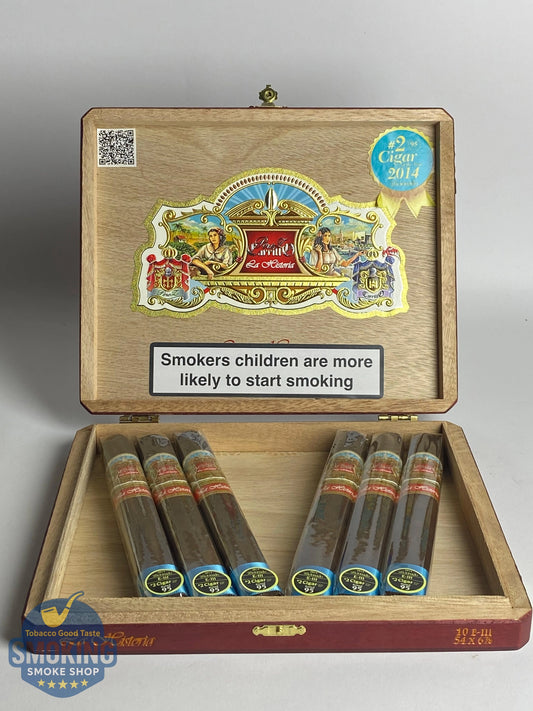 E.P. Carrillo La Historia El Senador Cigar سيجار لا هيستوريا 