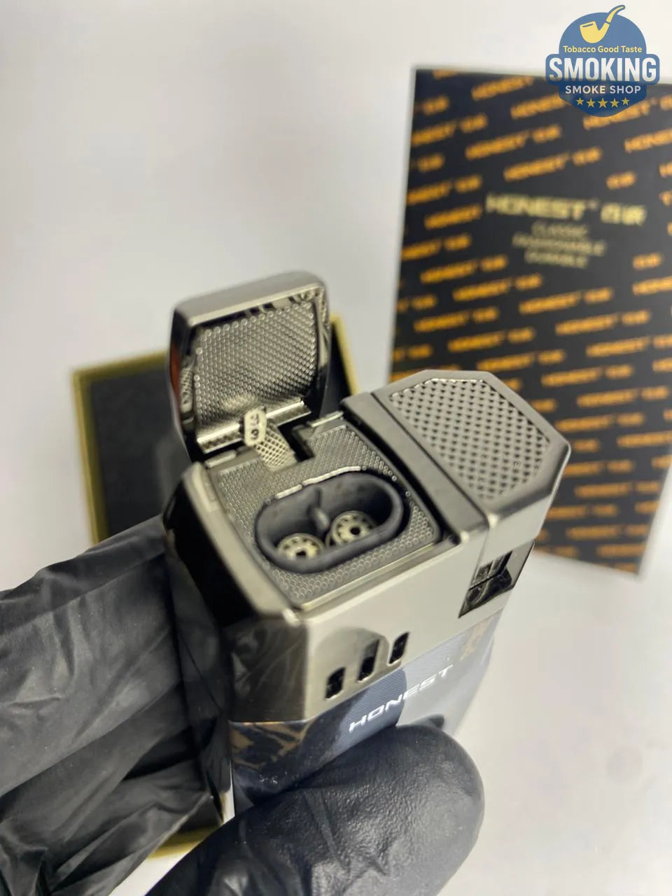 Dual Torch Cigar Lighter with Built-in Cigar Cutter & Rest — ولاّعة سيجار ثنائية الشعلة بقاطع سيجار ومسند مدمجين (برونزي/خشبي/ اسود / رخامي )