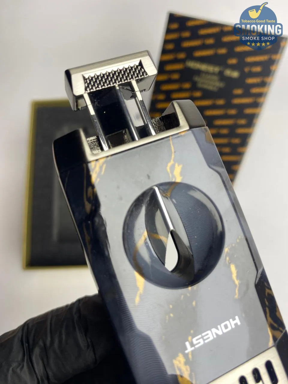 Dual Torch Cigar Lighter with Built-in Cigar Cutter & Rest — ولاّعة سيجار ثنائية الشعلة بقاطع سيجار ومسند مدمجين (برونزي/خشبي/ اسود / رخامي )