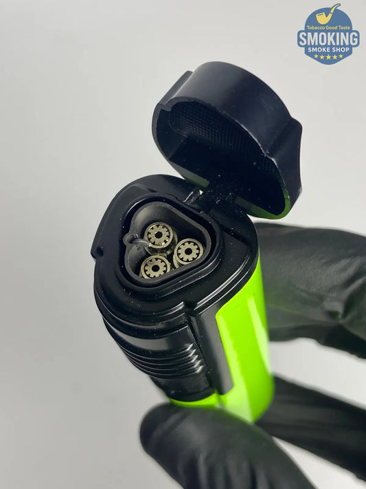 Triple Torch Cigar Lighter with Punch — ولاّعة سيجار ثلاثية الشعلة مع بانش (أسود × أخضر ليموني)