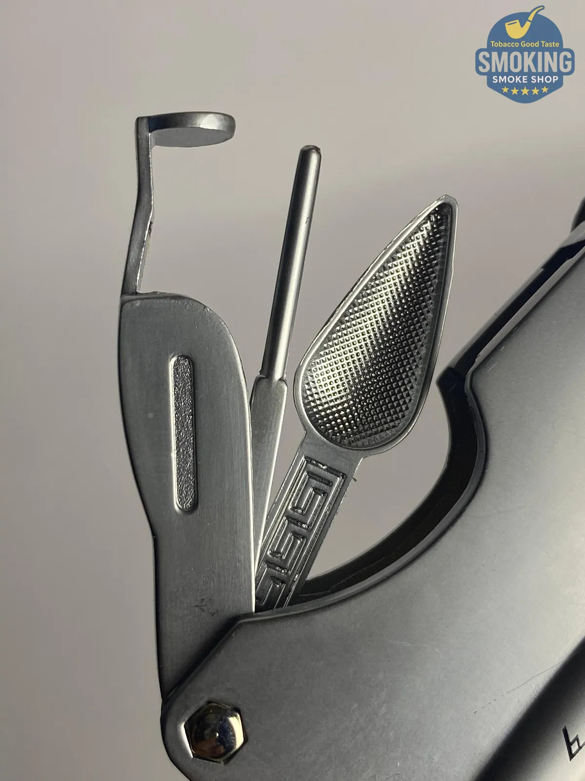 Pipe Lighter (3-in-1 Pipe Tools) — ولاعة بايب بلهب ناعم مع أدوات 3×1