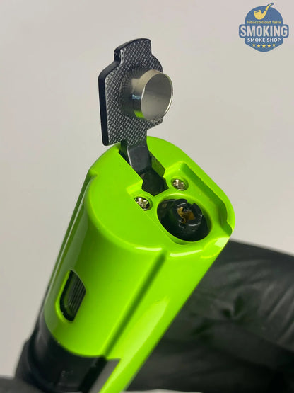 Triple Torch Cigar Lighter with Punch — ولاّعة سيجار ثلاثية الشعلة مع بانش (أسود × أخضر ليموني)