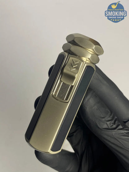 Quad Torch Cigar Lighter — ولاّعة سيجار رباعية الشعلة (ذهبي/تيتانيوم)