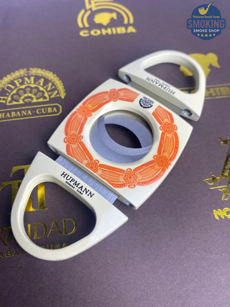 H. Upmann Cigar Set — طقم سيجار هافانا كوبي