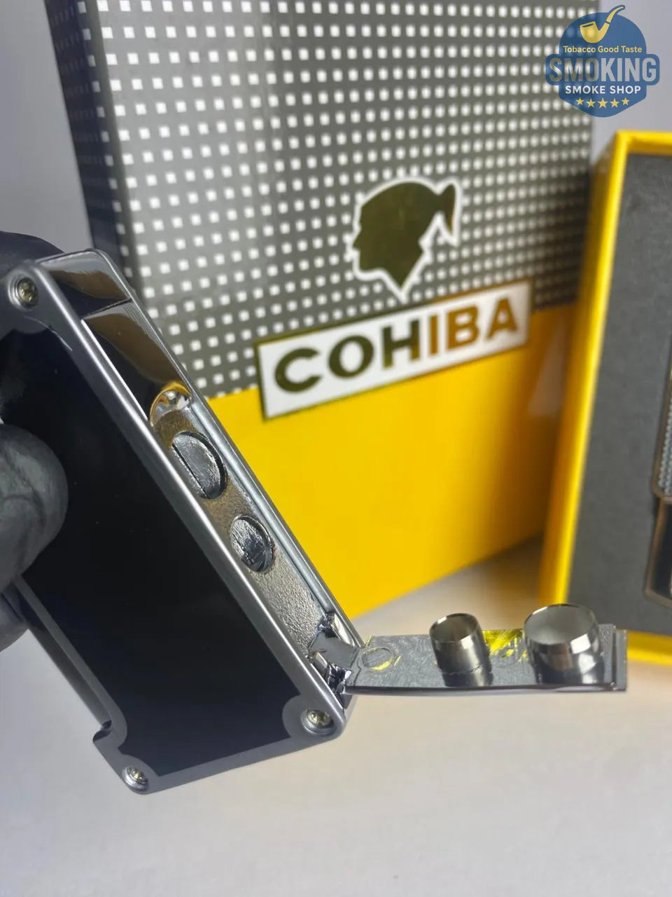 طقم ولاعة وقاطع سيجار كوهيبا – Cohiba Cigar Lighter & Cutter Gift Set