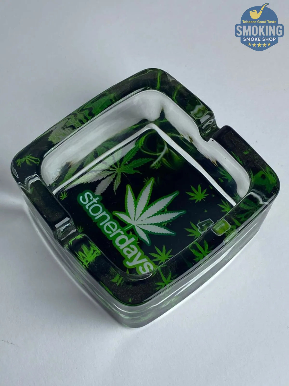 Glass Ashtray — طفاية سجائر زجاجية مربعة بطبعات متنوعة