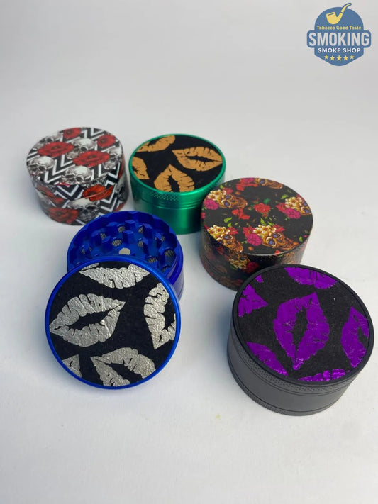 🌹💀 جريندر جماجم وزهور معدني 4 قطع — Skull & Roses Tobacco Grinder