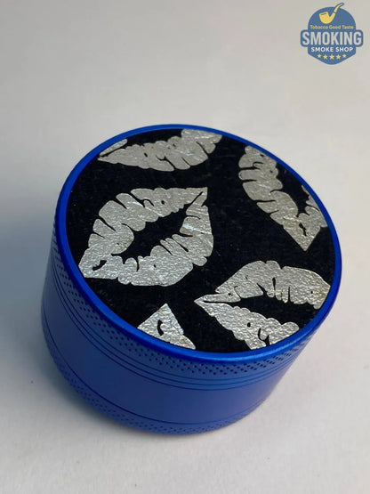 🌹💀 جريندر جماجم وزهور معدني 4 قطع — Skull & Roses Tobacco Grinder