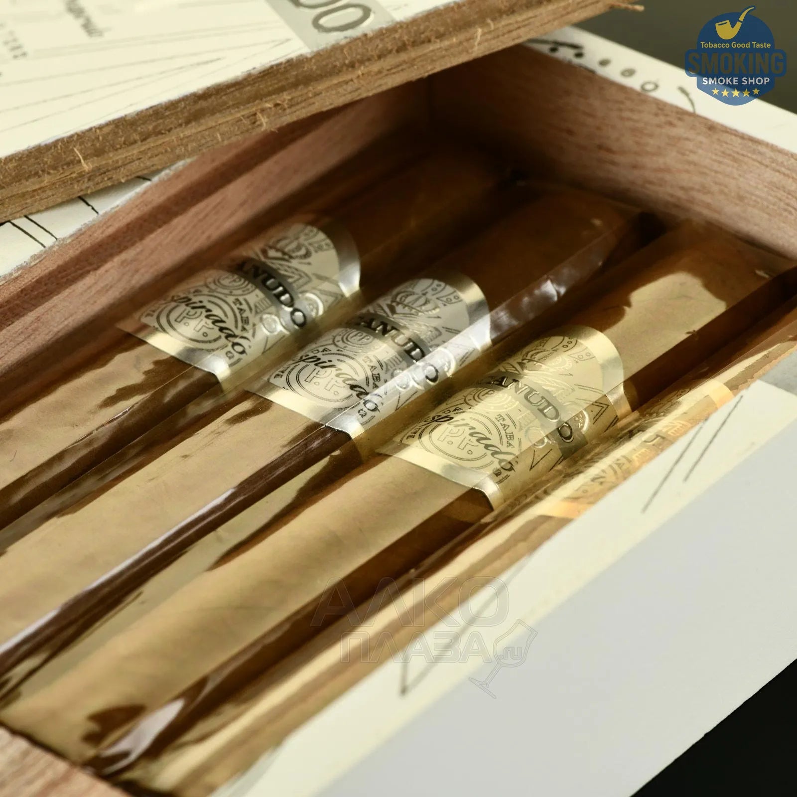 Macanudo Inspirado White Travel Edition (2Toro & 2Robusto) -  ق ماكانودو إنسبيرادو وايت إصدار السفر (2 تورو و2 روبوستو)