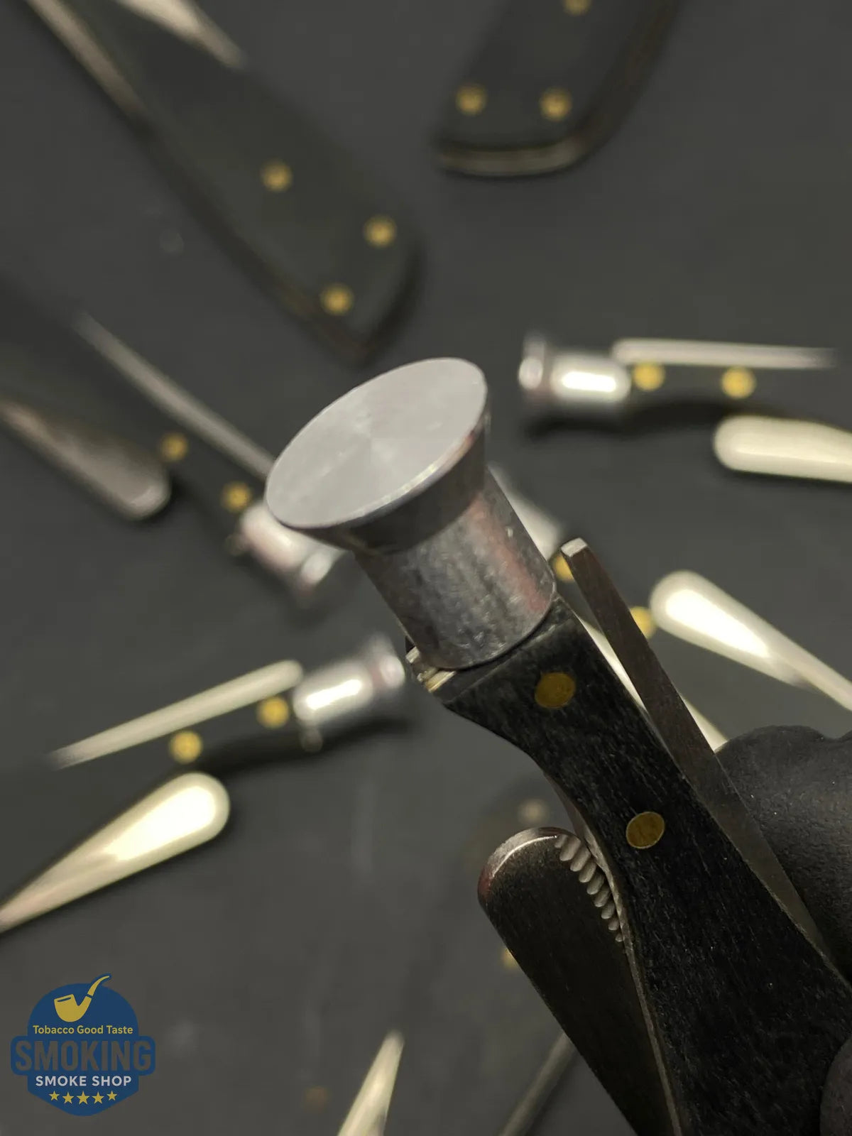 Czech-Style 3-in-1 Pipe Tool — أداة بايب تشيكية ٣×١ (ضاغط + منظّف + سن)